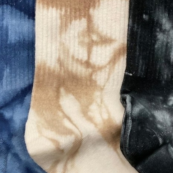 🚨Last set!!  3/$15🧦Socks- TieDye - Picture 2 of 3
